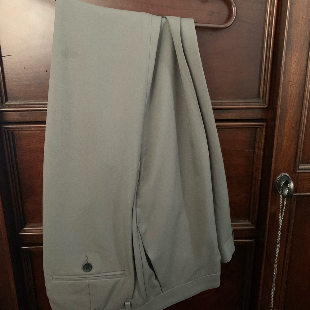Men’s haggar 42x30 pants